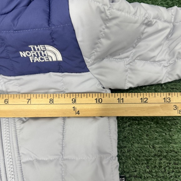 BNWT The North Face Baby ThermoBall One Piece Suit 0-3M Dusty Periwinkle Hooded - Picture 6 of 8